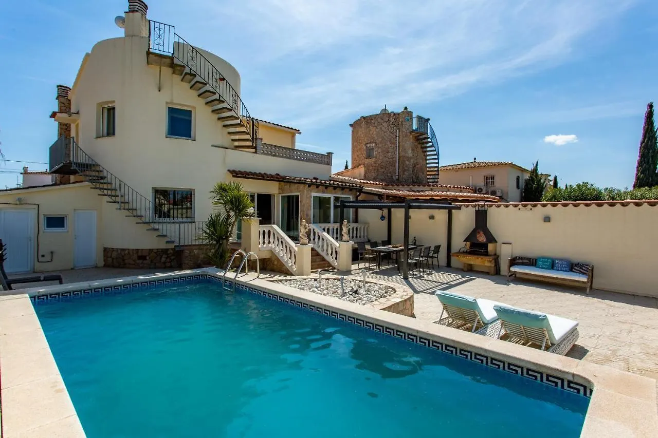 Welcs Villa Falconera 017 Emp Con Piscina Privada Empuriabrava 0*,  Španělsko